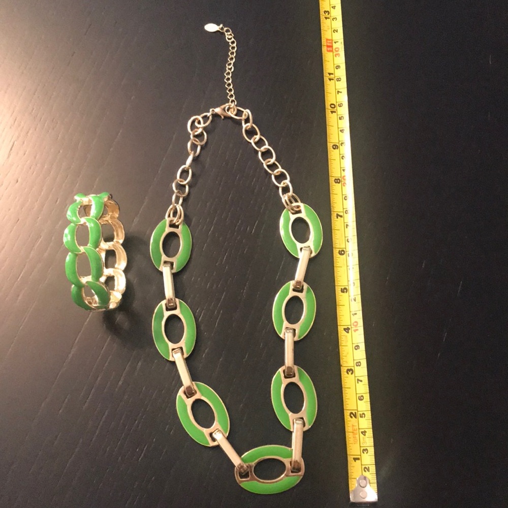 Necklace and bracelet set